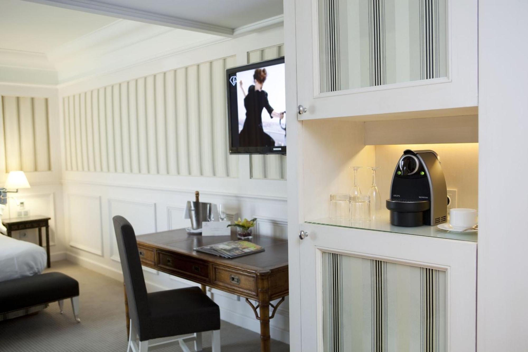 Premium Family Room